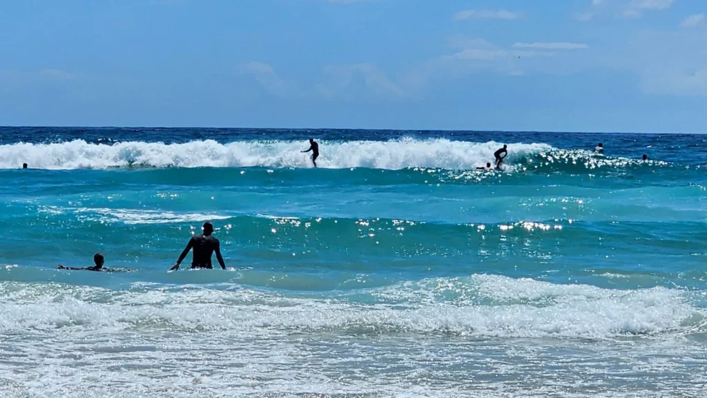 Agnes Water Main Beach β beginner surfing Queensland soft rolling waves